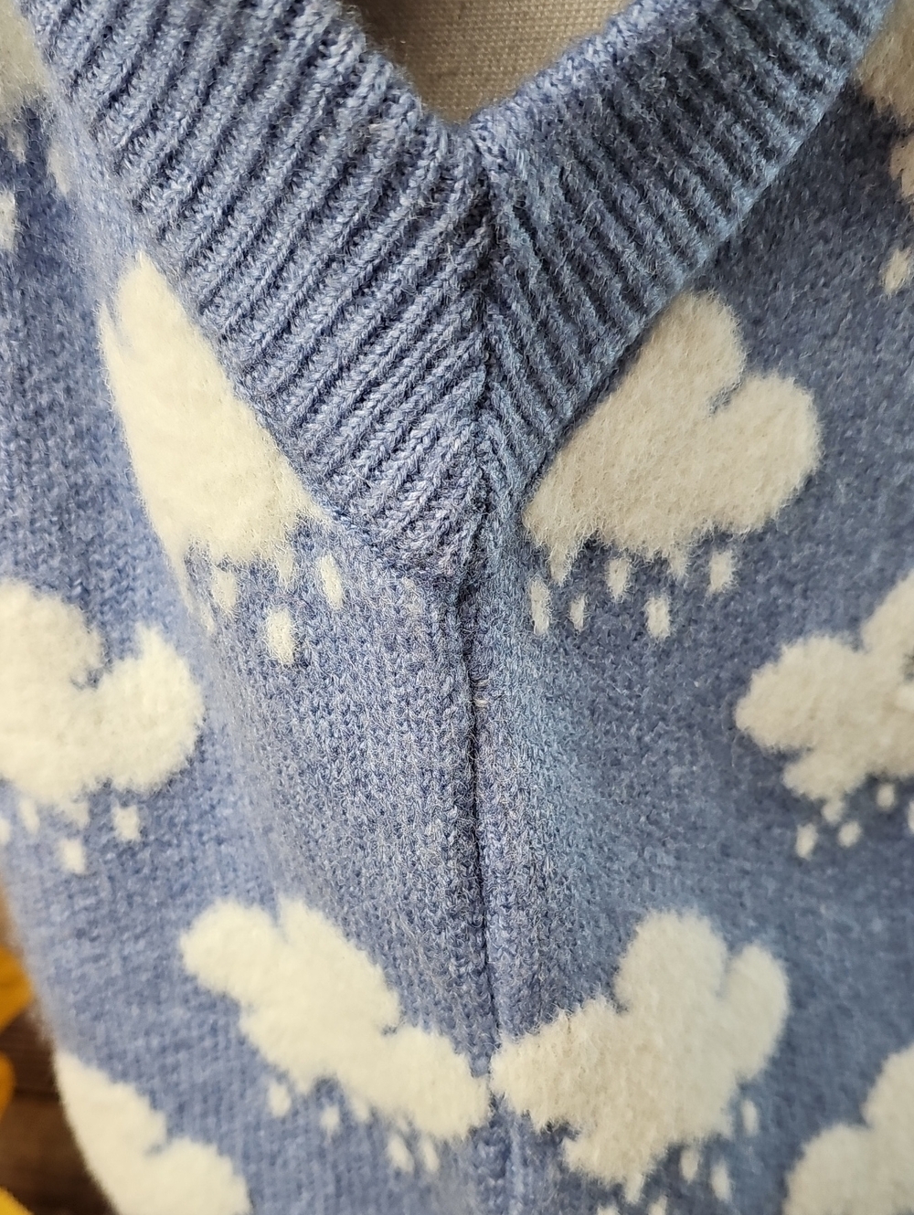 ZARA BLUE CLOUD SLEEVELESS V-NECK PULLOVER SWEATER VEST *FLAWED* - Picture 9 of 13